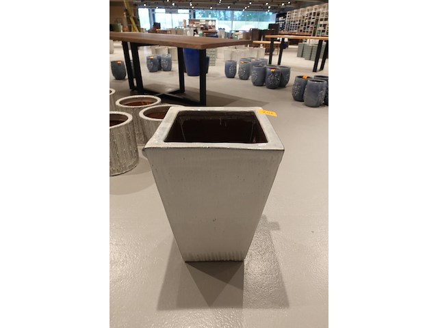 Vorstvrije terracotta bloempot - afbeelding 2 van  4