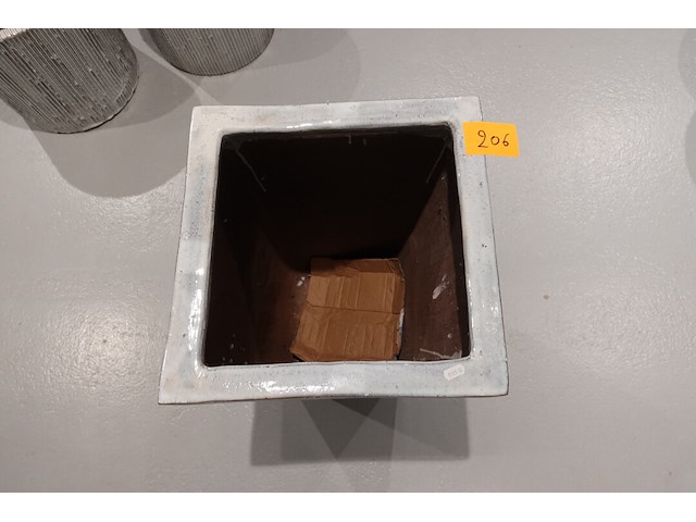 Vorstvrije terracotta bloempot - afbeelding 3 van  4