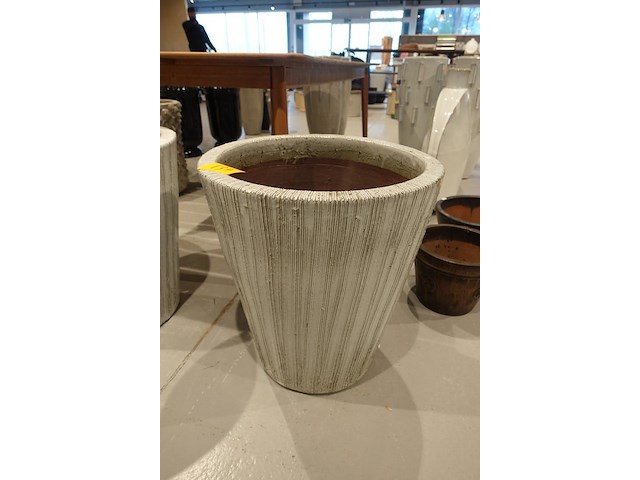 Vorstvrije terracotta vaas - afbeelding 2 van  3