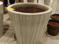 Vorstvrije terracotta vaas - afbeelding 2 van  3