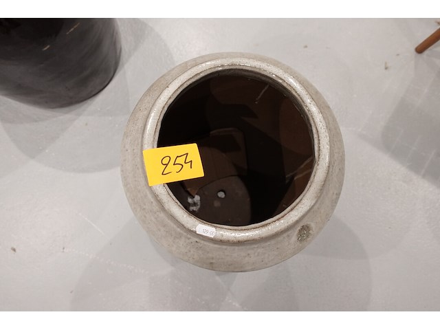 Vorstvrije terracotta vaas - afbeelding 3 van  4