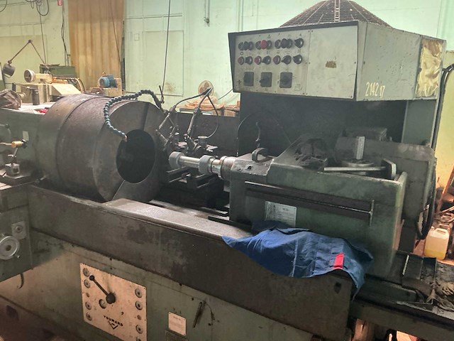 Voumard rondslijpmachine - afbeelding 2 van  9