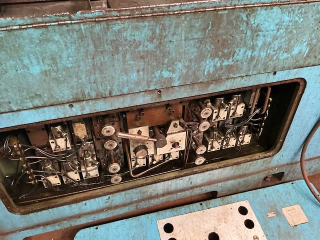 Voumard rondslijpmachine - afbeelding 11 van  12