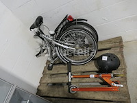 Vouwfiets, scooter, helm - afbeelding 7 van  8