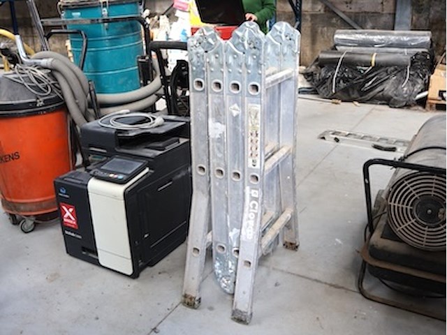 Vouwladder - afbeelding 1 van  3