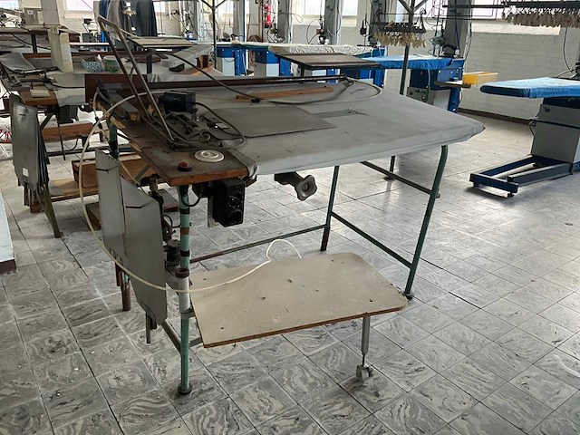 Vouwtafel luchtbed - afbeelding 1 van  7