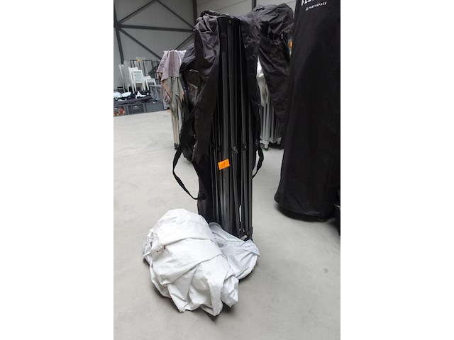 Vouwtent - afbeelding 1 van  3