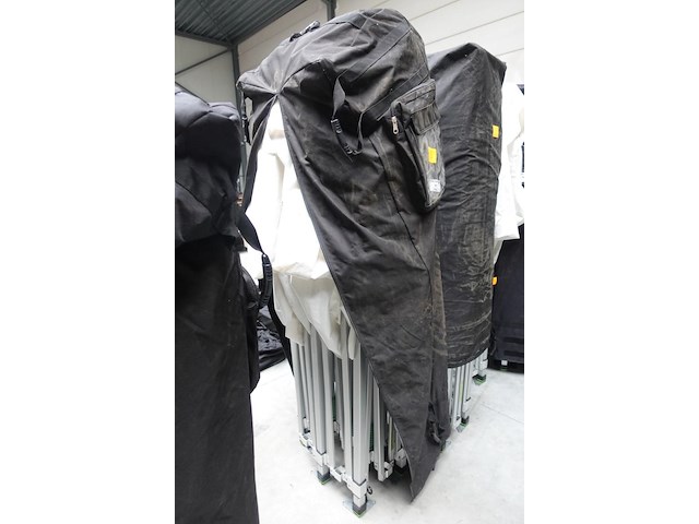 Vouwtent - afbeelding 2 van  3