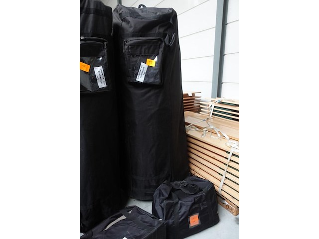 Vouwtent - afbeelding 1 van  4