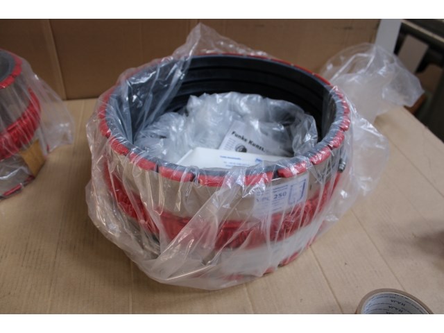 Vpc-buiskoppeling (250mm tot 324mm) - afbeelding 1 van  1