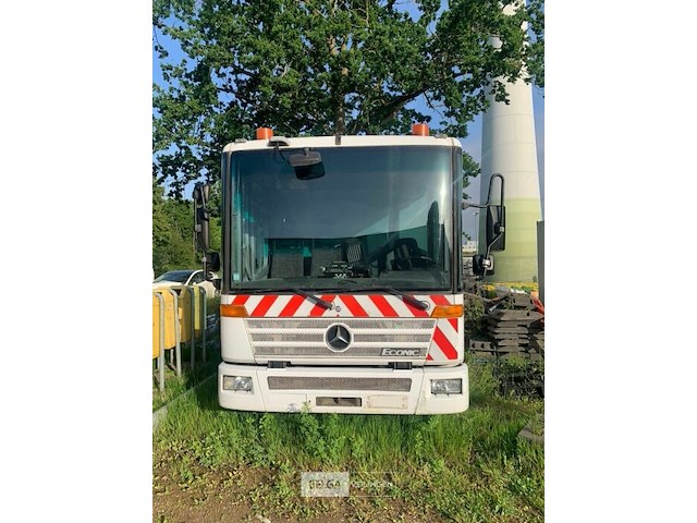 Vrachtauto - vuilniswagen - afbeelding 12 van  20