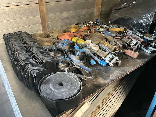 Vrachtwagen accessoires/ spangereedschappen - afbeelding 1 van  6