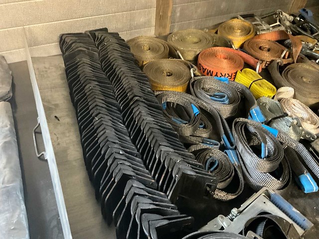 Vrachtwagen accessoires/ spangereedschappen - afbeelding 2 van  6
