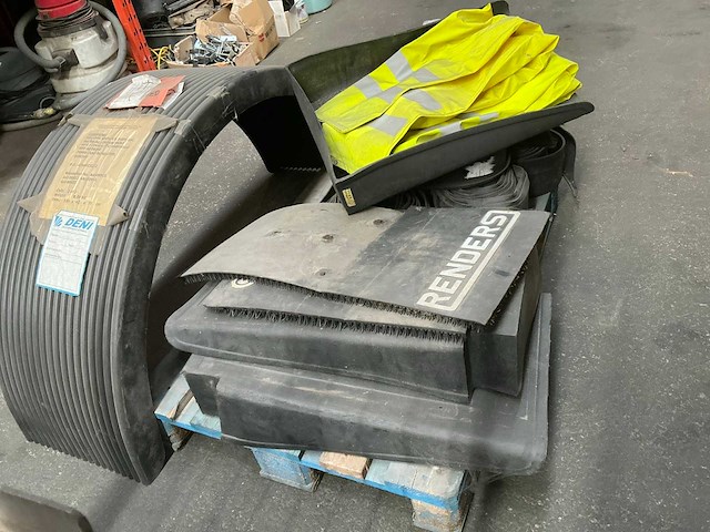 Vrachtwagen accessoires - afbeelding 1 van  7