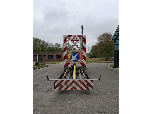 Vrachtwagen botsabsorbeerder - afbeelding 5 van  9