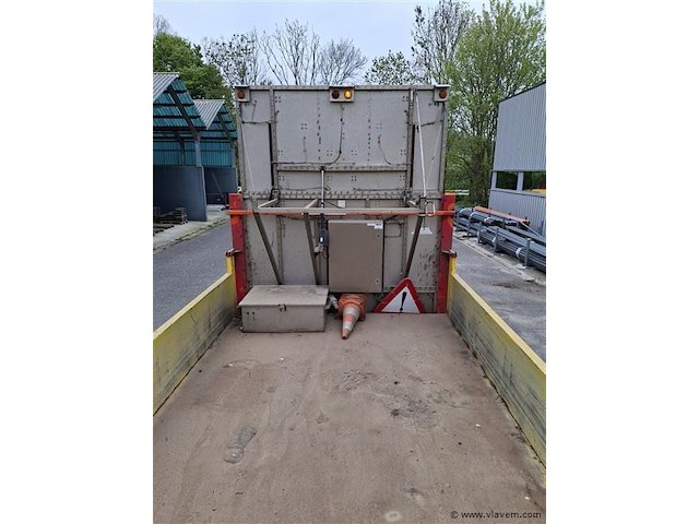 Vrachtwagen botsabsorbeerder - afbeelding 9 van  11