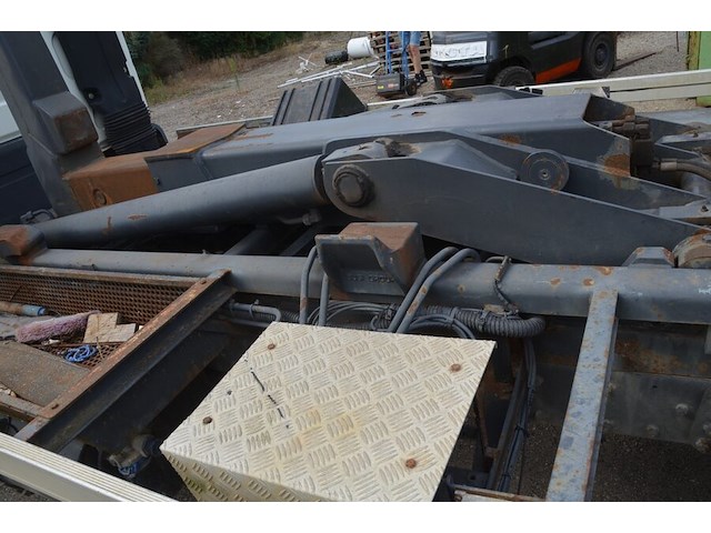 Vrachtwagen daf container haak systeem, type ae45lf4-12 , ch.nr. xlrae45ff0l338506, bouwjaar 17-01-2008 (sleutel, boorddocumenten: inschrijvingsbewijs deel i en deel ii) (1) - afbeelding 31 van  33