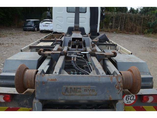 Vrachtwagen daf container haak systeem, type ae45lf4-12 , ch.nr. xlrae45ff0l338506, bouwjaar 17-01-2008 (sleutel, boorddocumenten: inschrijvingsbewijs deel i en deel ii) (1) - afbeelding 32 van  33