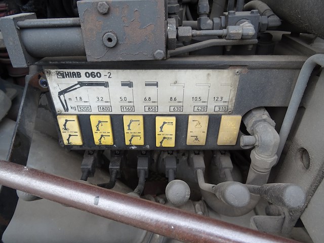 Vrachtwagen iveco 120e15 - afbeelding 4 van  37