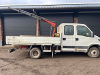 Vrachtwagen iveco daily diesel met autolaadkraan - afbeelding 1 van  1