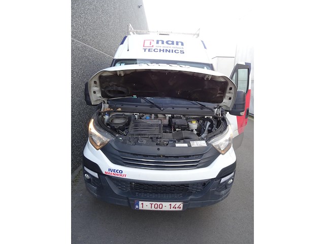 Vrachtwagen iveco daily - afbeelding 4 van  22