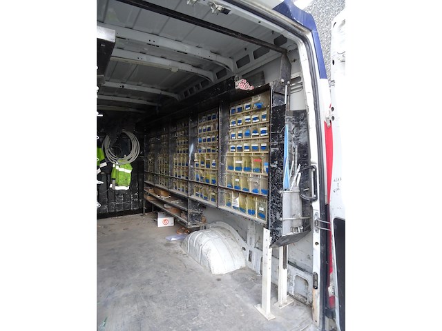 Vrachtwagen iveco daily - afbeelding 8 van  22