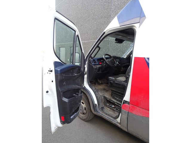 Vrachtwagen iveco daily - afbeelding 17 van  22