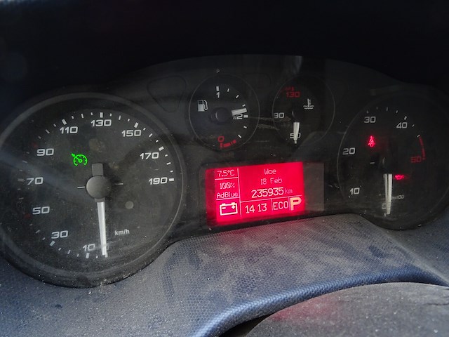 Vrachtwagen iveco daily - afbeelding 19 van  22