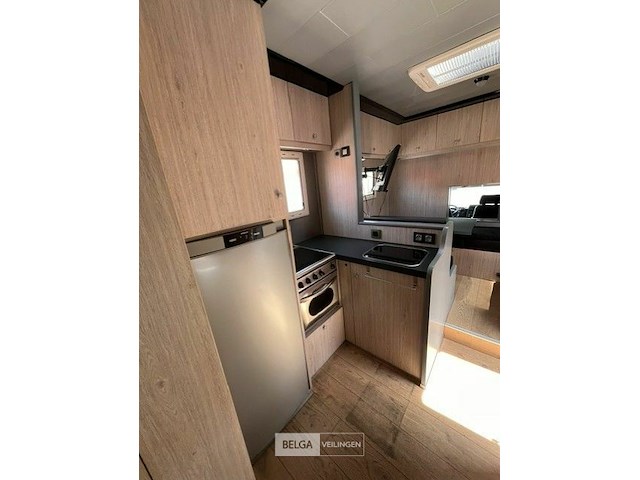 Vrachtwagen iveco eurocargo - afbeelding 18 van  33