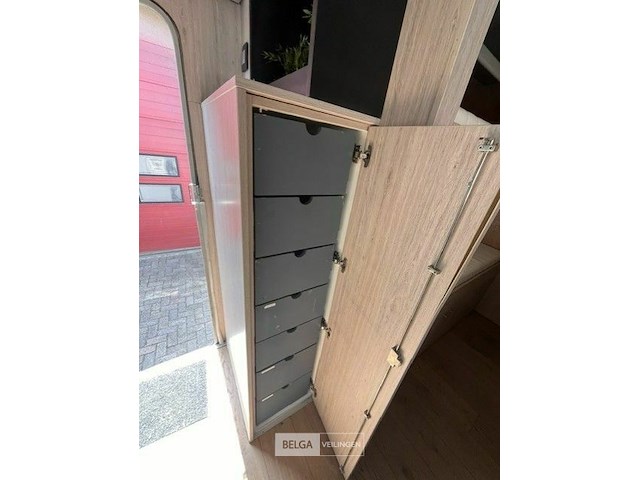 Vrachtwagen iveco eurocargo - afbeelding 25 van  33