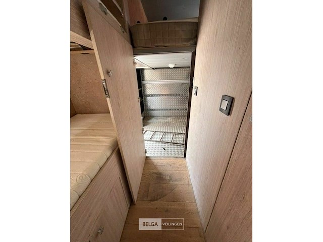 Vrachtwagen iveco eurocargo - afbeelding 26 van  33
