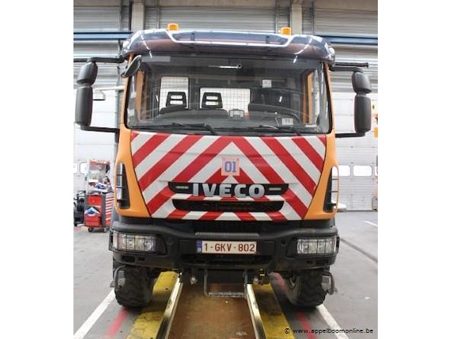 Vrachtwagen iveco ig110ew, datum 1ste inschrijving 6/3 /2014, chassisnummer zcfb1dg8402613913, km-stand laatste keuring 46.889, euro eev - afbeelding 3 van  10