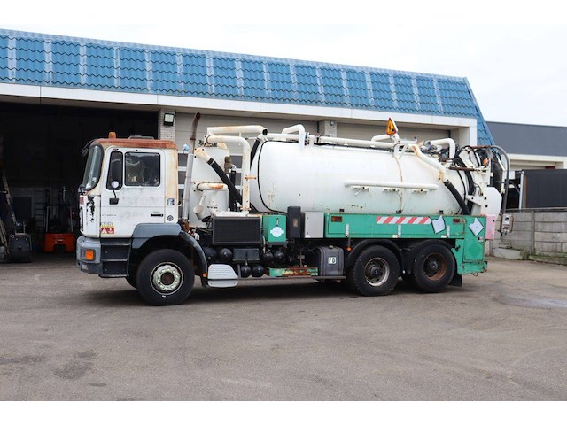 Vrachtwagen man 33.360 diesel 360pk 2002 - afbeelding 1 van  1