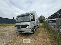 Vrachtwagen mercedes atego - afbeelding 1 van  44