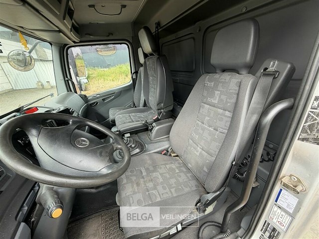 Vrachtwagen mercedes atego - afbeelding 27 van  44
