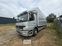 Vrachtwagen mercedes atego - afbeelding 2 van  44