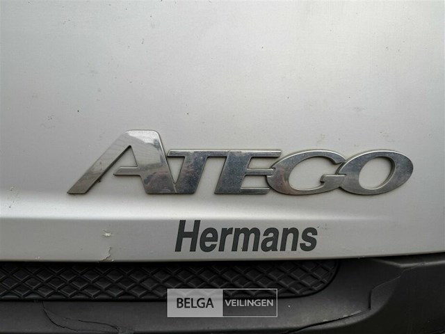 Vrachtwagen mercedes atego - afbeelding 33 van  44