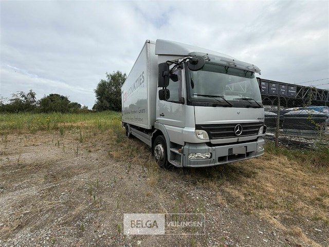 Vrachtwagen mercedes atego - afbeelding 41 van  44