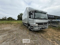 Vrachtwagen mercedes atego - afbeelding 41 van  44