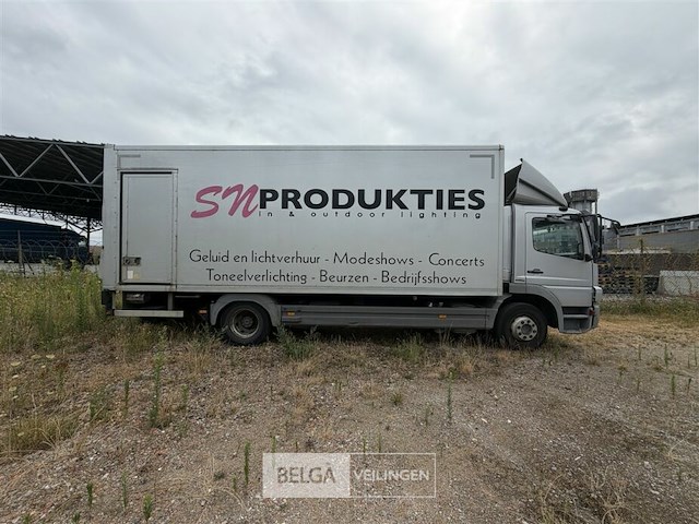 Vrachtwagen mercedes atego - afbeelding 42 van  44