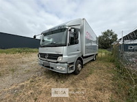 Vrachtwagen mercedes atego - afbeelding 4 van  44