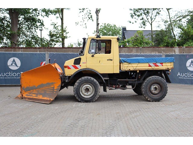 Vrachtwagen mercedes-benz unimog u1000 diesel 70kw 1982 - afbeelding 1 van  1