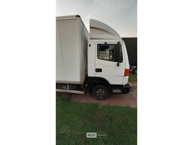 Vrachtwagen nissan - afbeelding 5 van  33