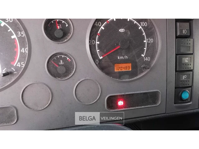 Vrachtwagen nissan - afbeelding 11 van  33