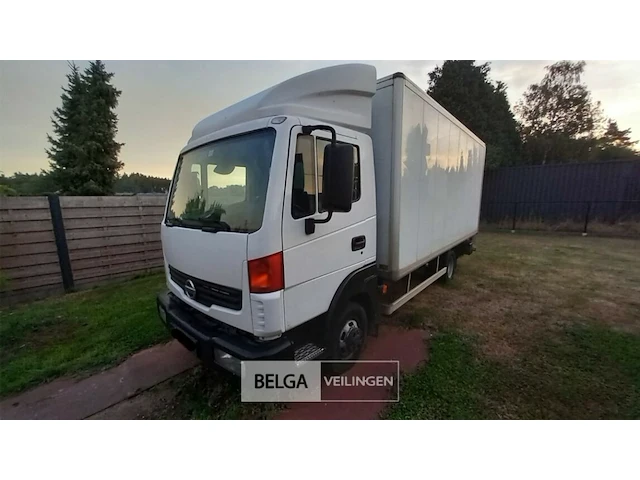 Vrachtwagen nissan - afbeelding 1 van  33
