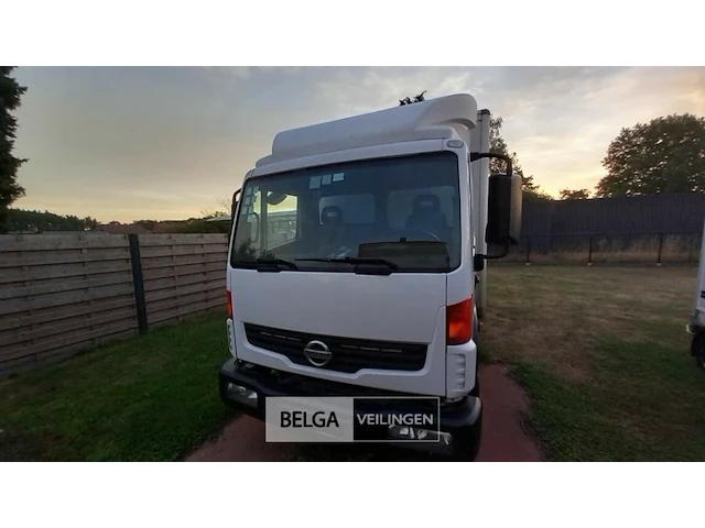 Vrachtwagen nissan - afbeelding 12 van  33
