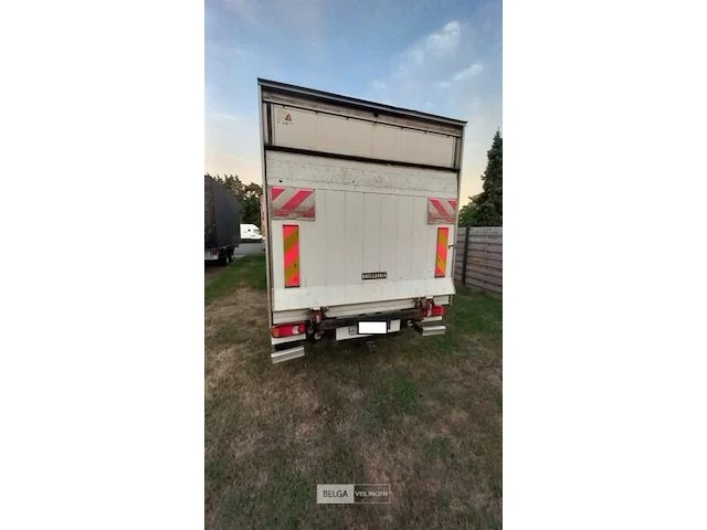 Vrachtwagen nissan - afbeelding 24 van  33