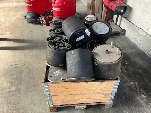 Vrachtwagen onderdeel luchtbalg airsuspension - afbeelding 3 van  6