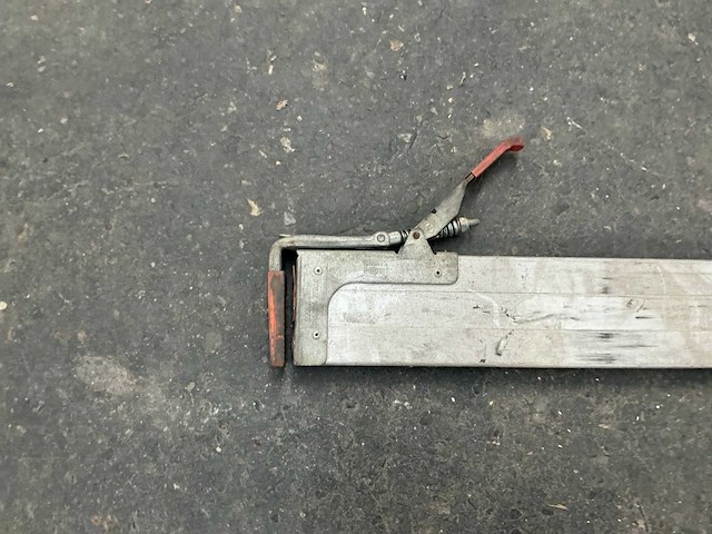 Vrachtwagen opspanrail - afbeelding 2 van  3