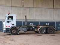 Vrachtwagen renault premium 370dci diesel 370pk 2004 met haakarmsysteem - afbeelding 1 van  1